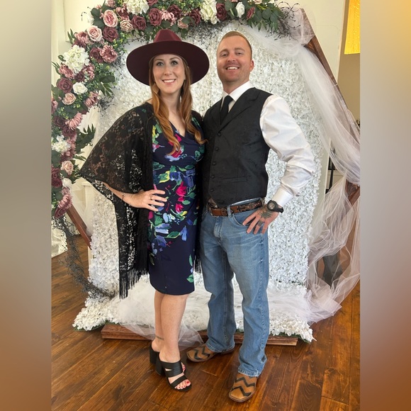 Meet your Posher, Katelyn - Picture 2 of 2